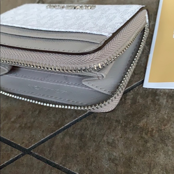 MICHAEL KORS JET SET TRAVEL MD ZA CARD CASE - Picture 4 of 16